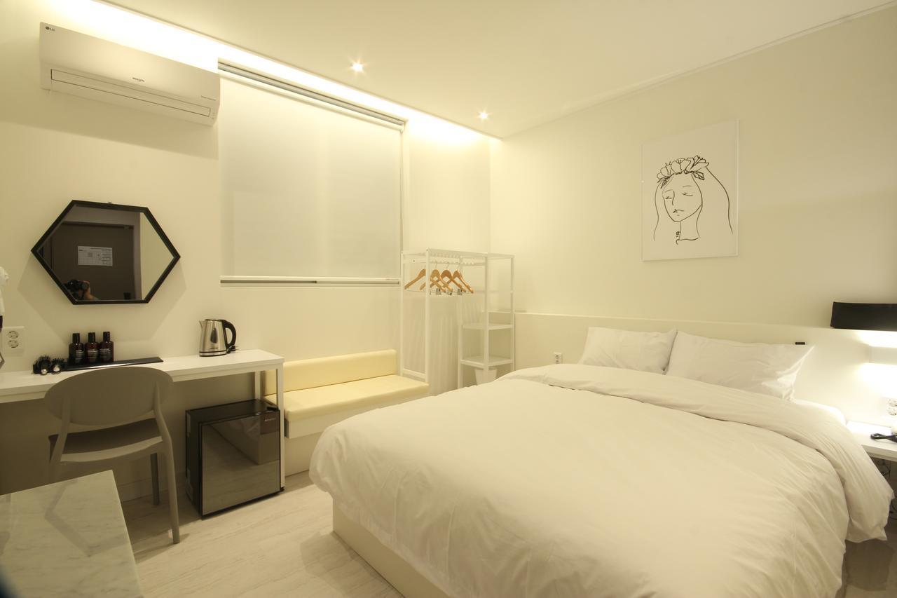 Hotel Yam Yeosu Hakdong Экстерьер фото