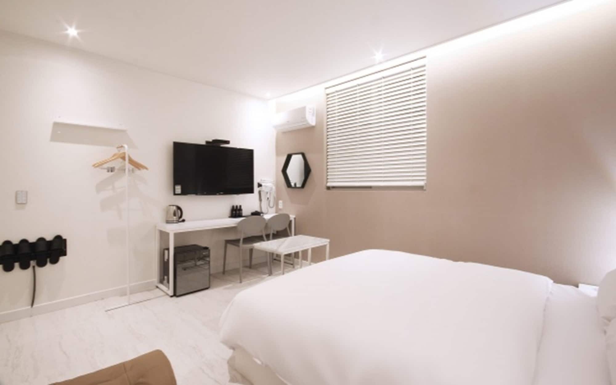 Hotel Yam Yeosu Hakdong Экстерьер фото